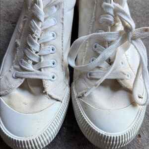 Rocket Dog White Canvas Shoes Size 9.5